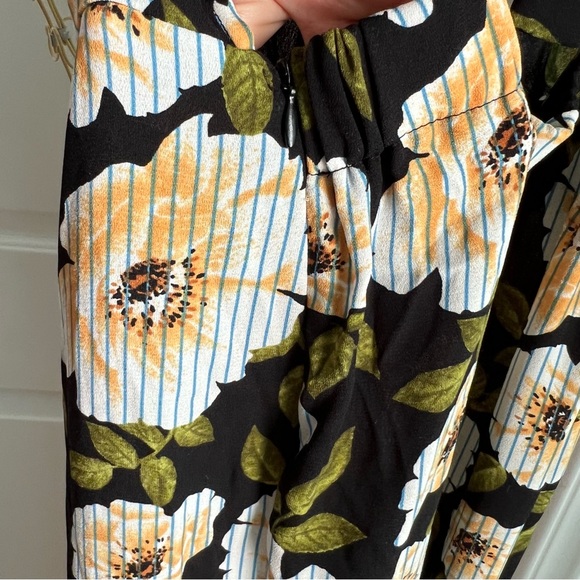 /Forever 21/ Jumpsuit wide pant open back - Picture 7 of 10